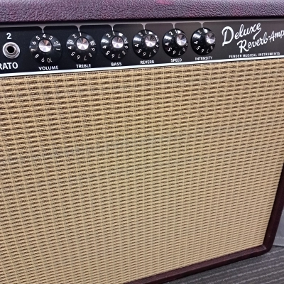 Store Special Product - Fender Deluxe Reverb - Wine Red